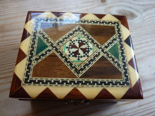 Wooden lacquered trinket - lacquered,
