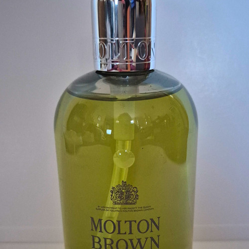 Molton brown liquid - brown, wash