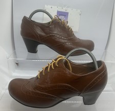 Lilley & Skinner Women’s