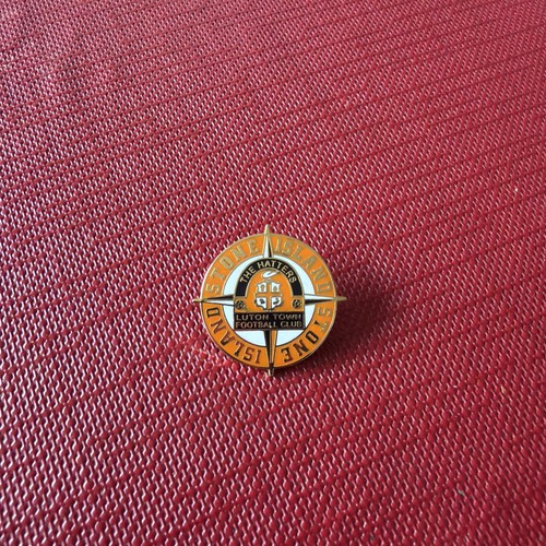 Luton town pin badge - town, fc