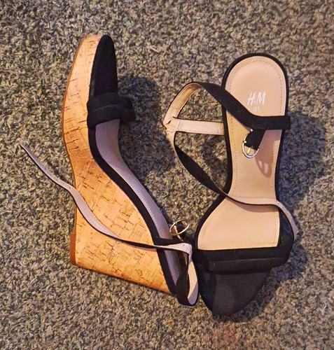 Women black strappy - black,