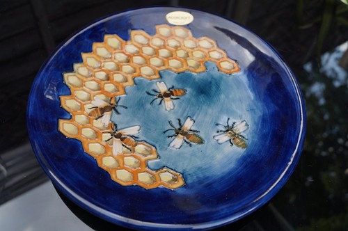 Moorcroft bumblebee honeycomb - bumblebee,