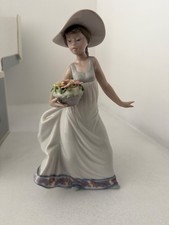 Lladro "Carefree" Figurine