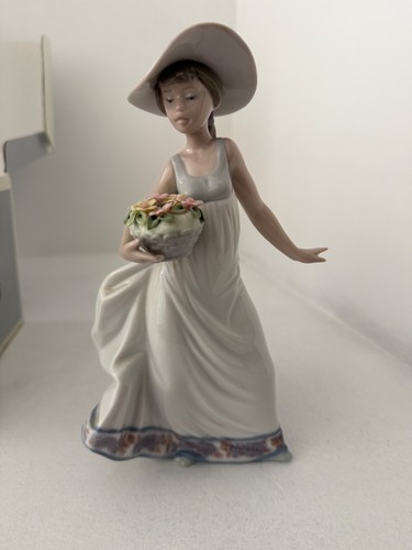 Lladro carefree figurine - "carefree",