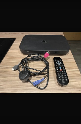 Sky box 1tb - box, power