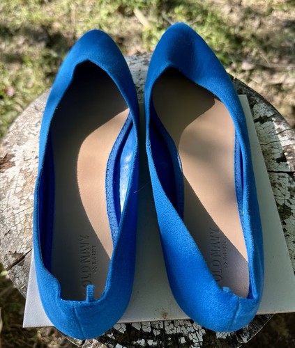 Navy ballet flats feature - , a