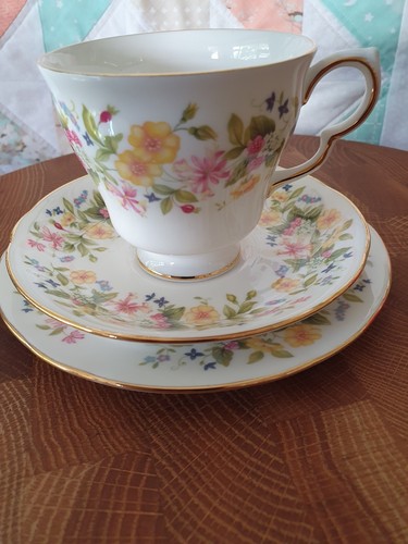Gorgeous vintage colclough - gorgeous,