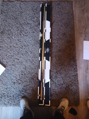 One craft limeted snooker cue - one,