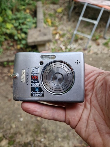 Nikon coolpix l12 camera - nikon,