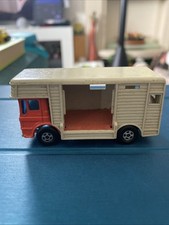 MATCHBOX No17 Series Horse Box (Side Door Missing)