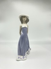 Ladro Figurine No 5644 Susan