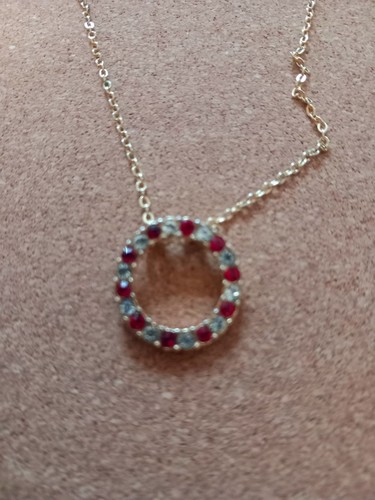 Beautiful gold toned necklace - beautiful,