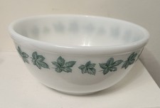 PHOENIX OPALWARE 10-3/4" MIXING BOWL GREEN IVY / VINE LEAF PATTERN