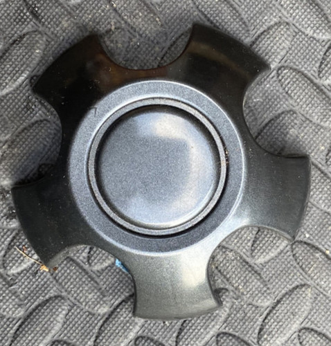 Used toyota stud center - stud, cap