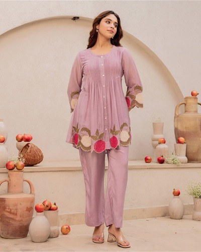 Women floral embroidered kurta - embroidered,