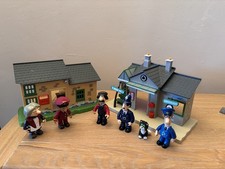 POSTMAN PAT AND MRS GOGGINS