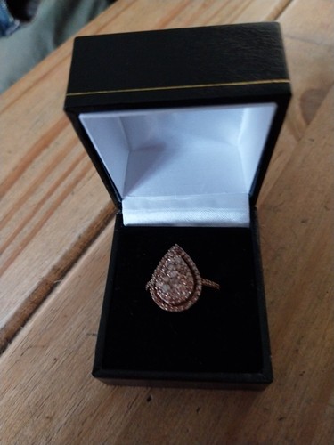 9ct carat champagne diamond - champagne,