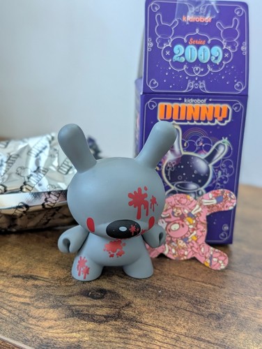Kidrobot bloody gloomy - kidrobot, 3"