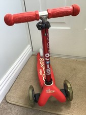 Micro Mini deluxe scooter