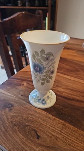 Wedgwood clementine trumpet - clementine,