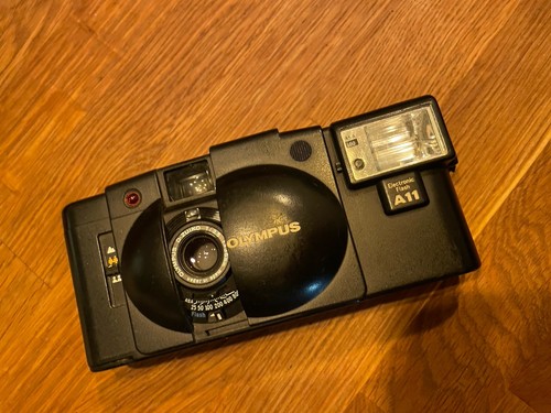 Olympus 35mm camera xa2 - xa,