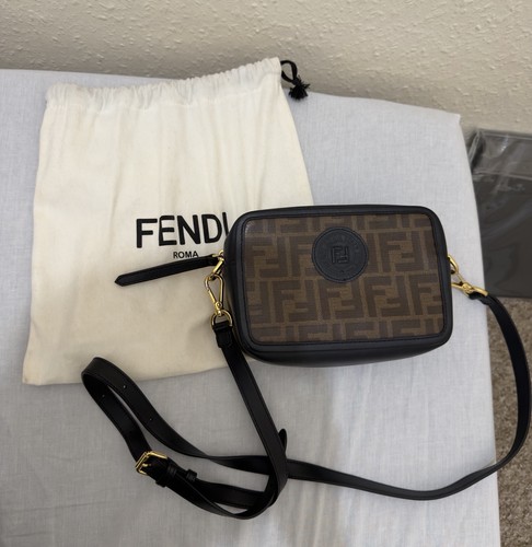 Fendi crossbody camera bag - fendi,