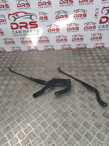 Mercedes e220 front wiper - mercedes,