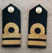 A Pair Of Royal Navy Officer's Shoulder Boards Epaulettes Lieutenant's Rank