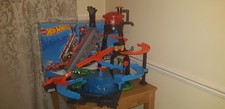 Hot Wheels Ultimate Gator Car