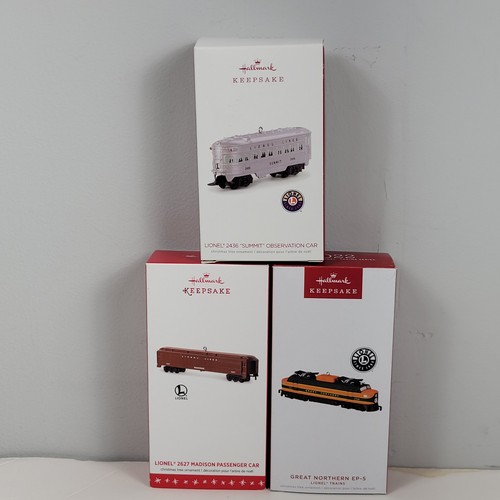 Hallmark lionel train set - train,
