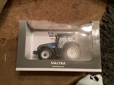 Universal Hobbies Valtra T Series Model Tractor
