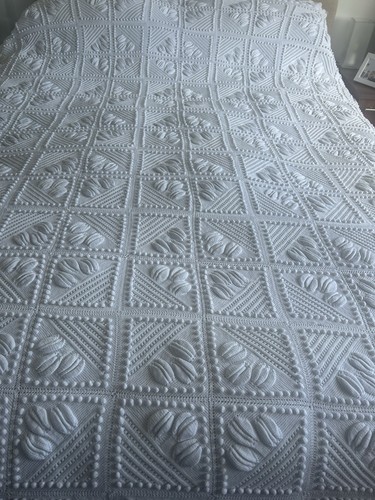Vintage handmade bedspread - vintage,