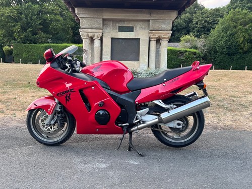 Honda cbr1100xx super - honda,