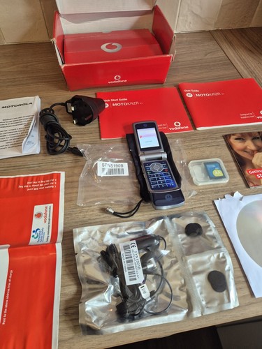 Motorola krzr flip phone - motorola,