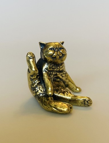 Brass statuette the lazy cat - brass,