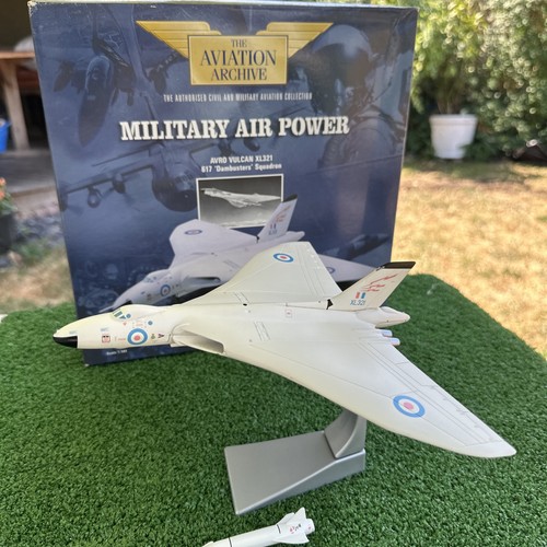 Corgi vulcan xl321 - corgi, raf