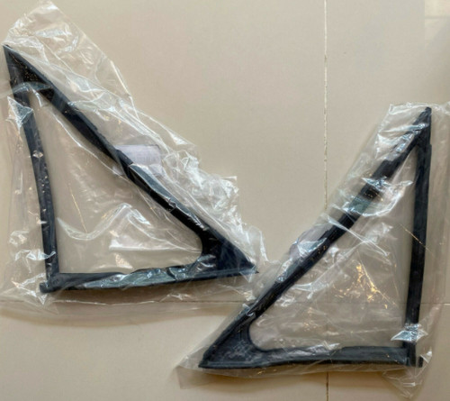 Datsun 1200 weatherstrip 4 - datsun,