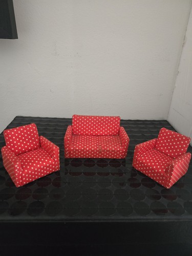 Late 60s vintage doll house