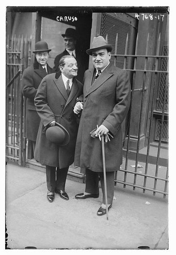 Photo:Caruso,gates,fences,men