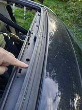 Freelander 2 Panoramic Sunroof Front Sliding Glass Seal. Excellent Condition.