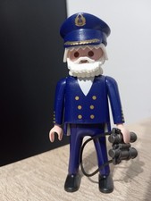 PLAYMOBIL FIGURE CAPTAIN SHIP