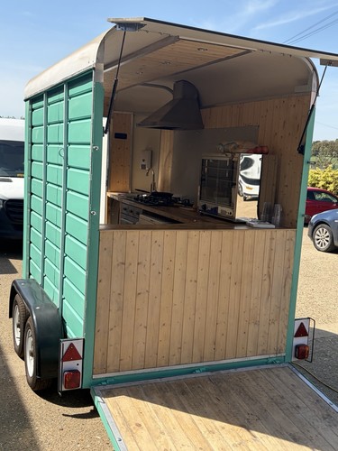 Horse box catering - horse,