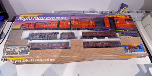 Hornby r758 night - r758, express