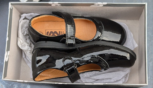 Step2wo new lora - step2wo, black