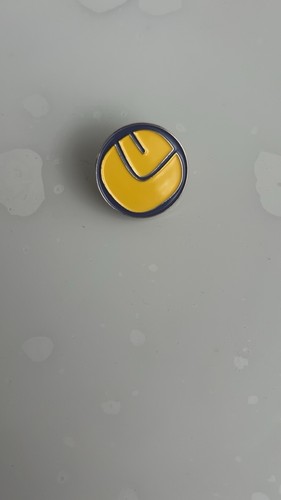 Leeds united smilie pin badge - smilie,