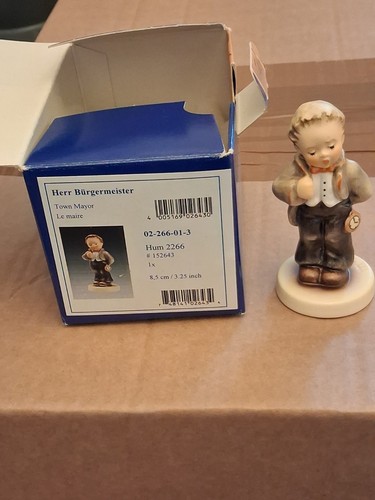 Hummel town mayor - hummel", 2266
