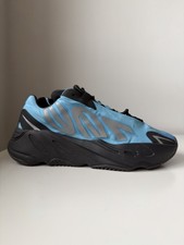 Adidas Men’s Yeezy Boost 700