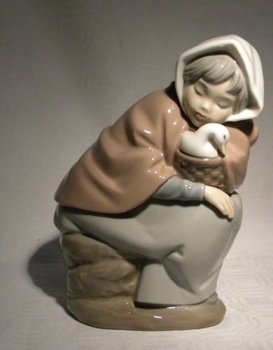 Nao lladro figure - nao,