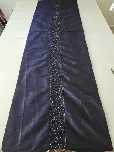 Dark blue centre - blue, runner