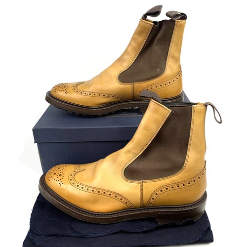 Tricker henry country dealer - country,